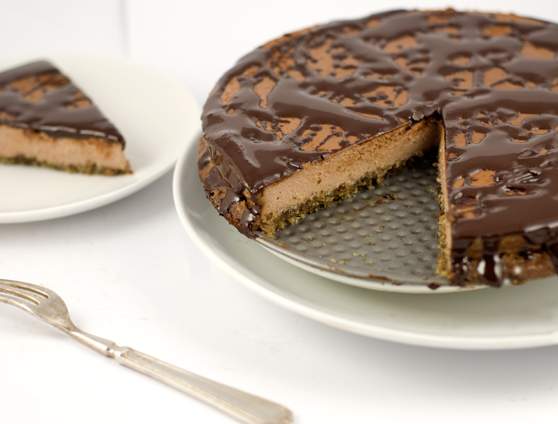 Low-carb chocolate cheesecake